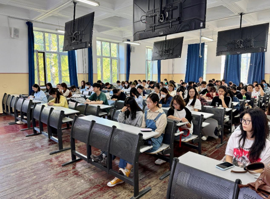 电视萤幕画面 中度可信度描述已自动生成